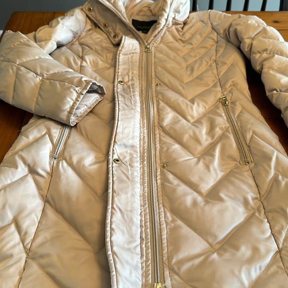 Ladies Warm Winter Coat - Picture 3 of 15